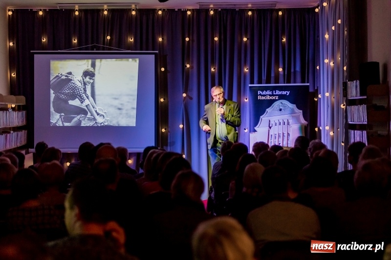 Zdjęcie w galerii na portalu naszraciborz.pl: Olgierd Łukaszewicz gościem raciborskiej biblioteki wiadomości z regionu