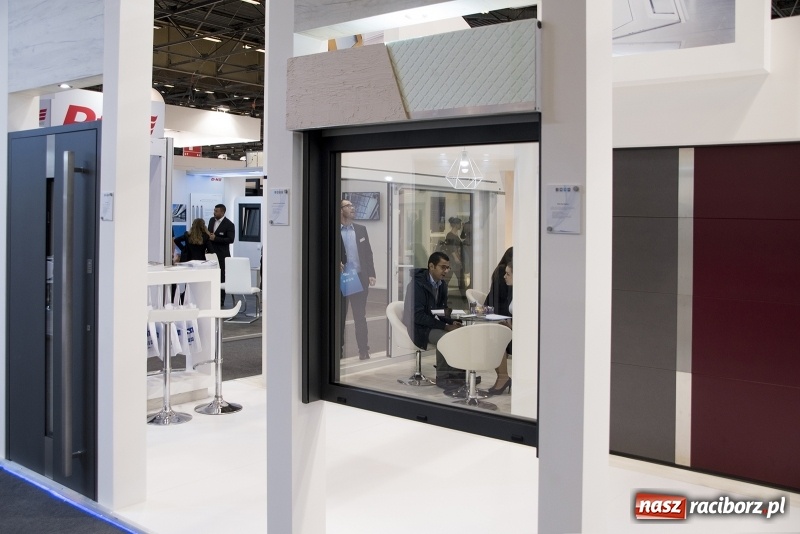 Zdjęcie w galerii na portalu naszraciborz.pl: Paryskie rendez-vous z Eko-Oknami, czyli Batimat 2017 wiadomości z regionu