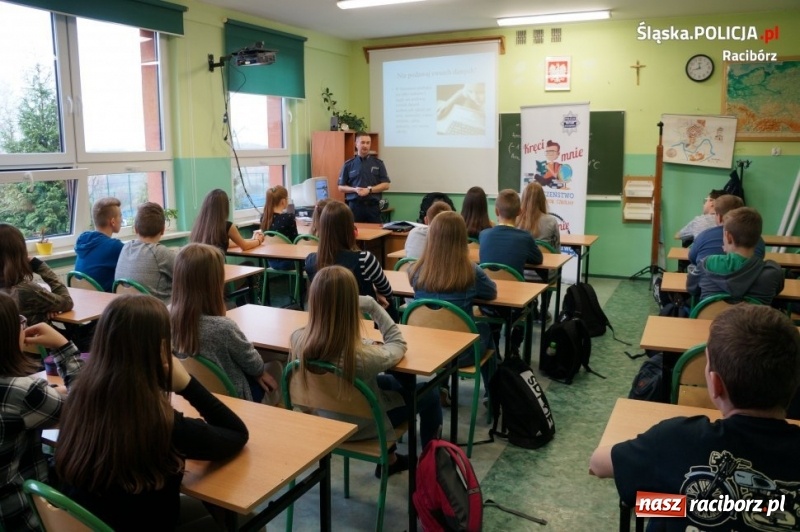 Zdjęcie w galerii na portalu naszraciborz.pl: Raciborscy policjanci na spotkaniu w Szkole Podstawowej w Kornowacu wiadomości z regionu