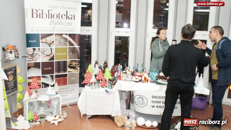 Zdjęcie w galerii na portalu naszraciborz.pl: Filmowa Noc w bibliotece z… Olgierdem Łukaszewiczem i innymi atrakcjami wiadomości z regionu