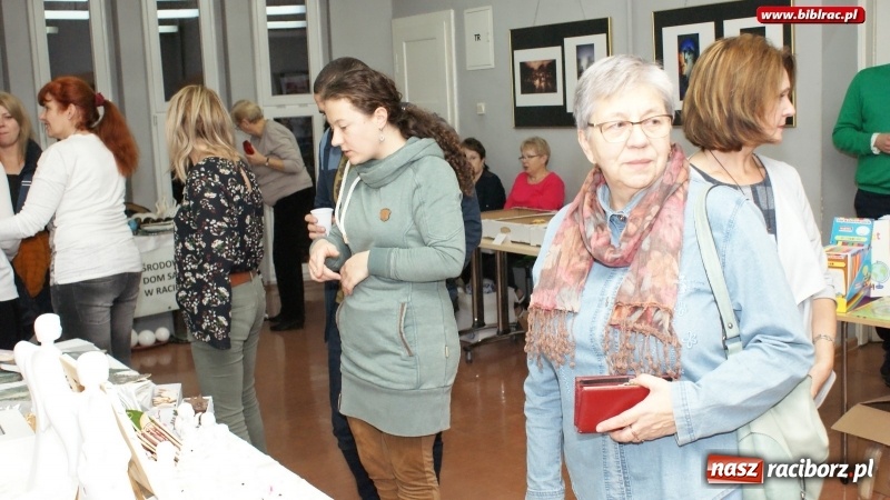 Zdjęcie w galerii na portalu naszraciborz.pl: Filmowa Noc w bibliotece z… Olgierdem Łukaszewiczem i innymi atrakcjami wiadomości z regionu