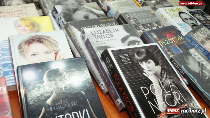 Zdjęcie w galerii na portalu naszraciborz.pl: Filmowa Noc w bibliotece z… Olgierdem Łukaszewiczem i innymi atrakcjami wiadomości z regionu