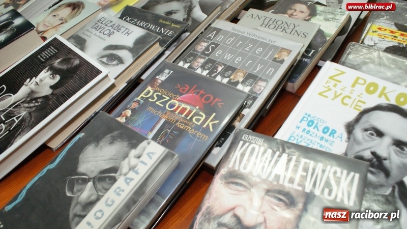 Zdjęcie w galerii na portalu naszraciborz.pl: Filmowa Noc w bibliotece z… Olgierdem Łukaszewiczem i innymi atrakcjami wiadomości z regionu