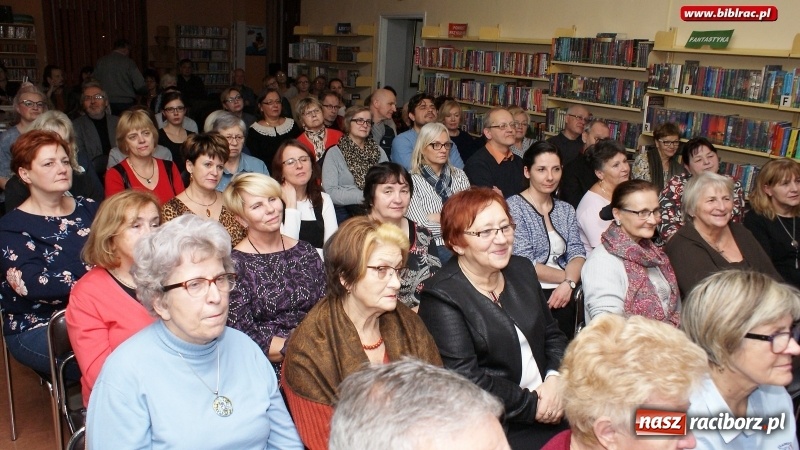 Zdjęcie w galerii na portalu naszraciborz.pl: Filmowa Noc w bibliotece z… Olgierdem Łukaszewiczem i innymi atrakcjami wiadomości z regionu