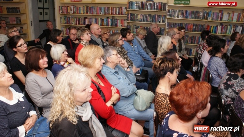 Zdjęcie w galerii na portalu naszraciborz.pl: Filmowa Noc w bibliotece z… Olgierdem Łukaszewiczem i innymi atrakcjami wiadomości z regionu