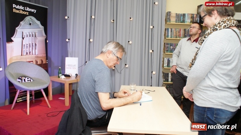 Zdjęcie w galerii na portalu naszraciborz.pl: Filmowa Noc w bibliotece z… Olgierdem Łukaszewiczem i innymi atrakcjami wiadomości z regionu