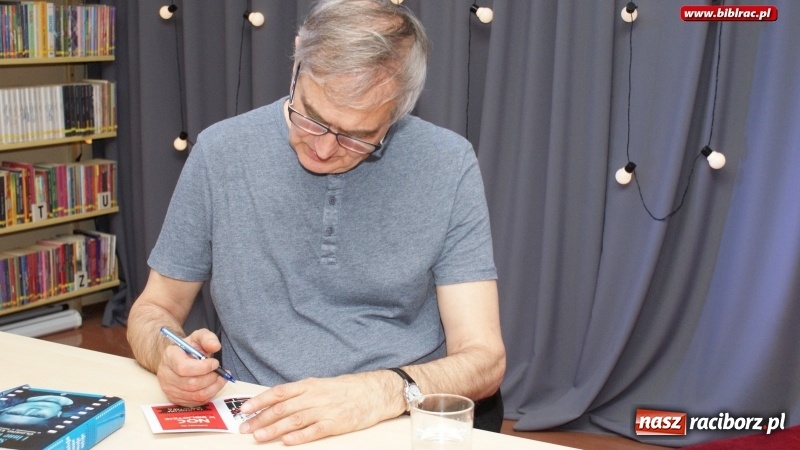 Zdjęcie w galerii na portalu naszraciborz.pl: Filmowa Noc w bibliotece z… Olgierdem Łukaszewiczem i innymi atrakcjami wiadomości z regionu