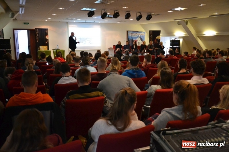 Zdjęcie w galerii na portalu naszraciborz.pl: Mieszko inspiruje. Światowy Tydzień Przedsiębiorczości na zamku  wiadomości z regionu