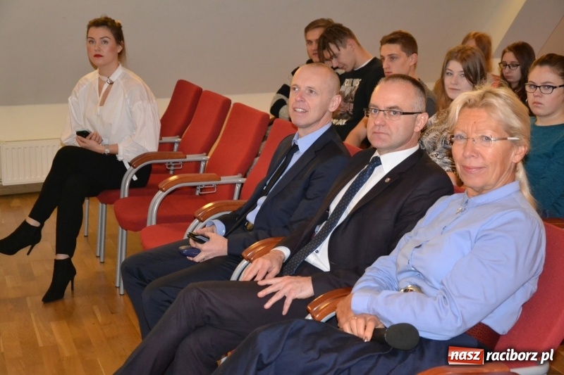 Zdjęcie w galerii na portalu naszraciborz.pl: Mieszko inspiruje. Światowy Tydzień Przedsiębiorczości na zamku  wiadomości z regionu