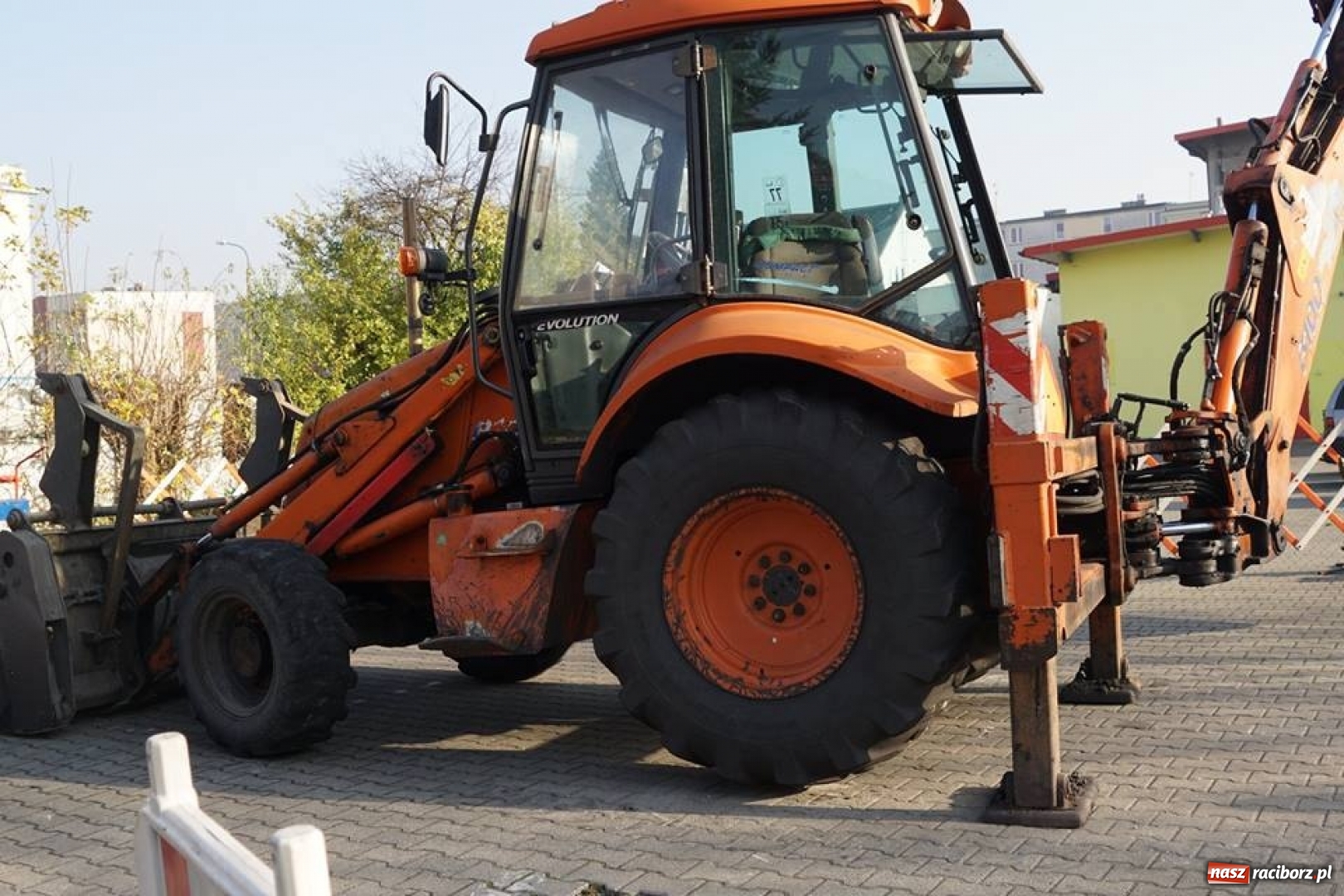 Zdjęcie w galerii na portalu naszraciborz.pl: Awaria sieci ciepłowniczej usunięta. Ogrzewanie powoli wraca do mieszkań wiadomości z regionu