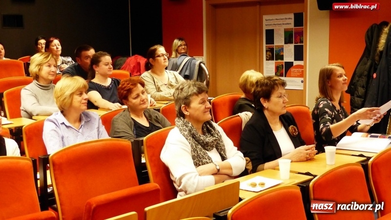 Zdjęcie w galerii na portalu naszraciborz.pl: Nie tylko Hrabal! - spotkanie z Marcinem Skrabką w bibliotece w Karwinie wiadomości z regionu