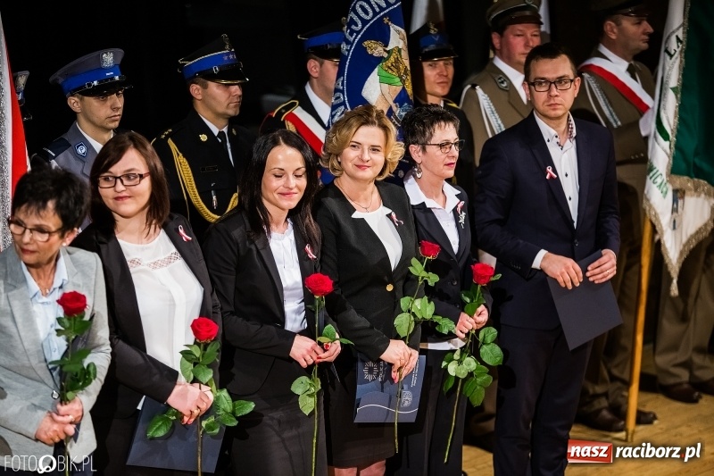 Zdjęcie w galerii na portalu naszraciborz.pl: Raciborskie obchody Narodowego Święta Niepodległości i Dnia Służby Cywilnej wiadomości z regionu