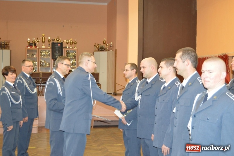 Zdjęcie w galerii na portalu naszraciborz.pl: Awanse na wyższe stopnie służbowe w Zakładzie Karnym w Raciborzu wiadomości z regionu