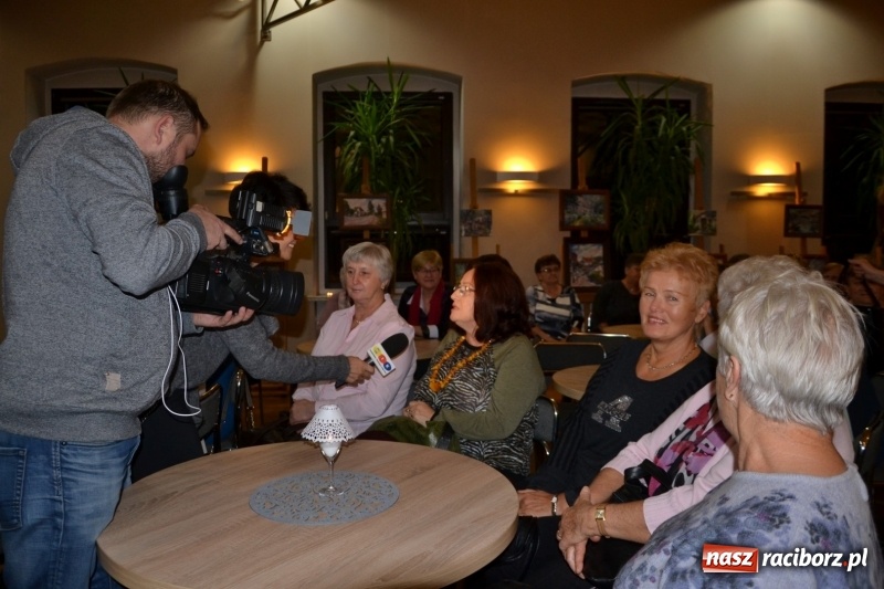 Zdjęcie w galerii na portalu naszraciborz.pl: Ocalmy je od zapomnienia. Wieczór przy świecach w Tworkowie  wiadomości z regionu