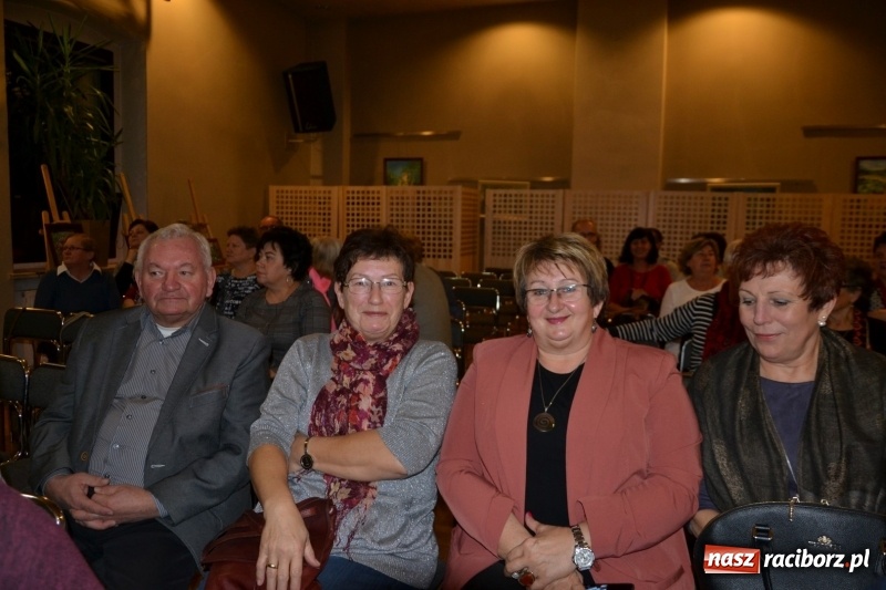 Zdjęcie w galerii na portalu naszraciborz.pl: Ocalmy je od zapomnienia. Wieczór przy świecach w Tworkowie  wiadomości z regionu