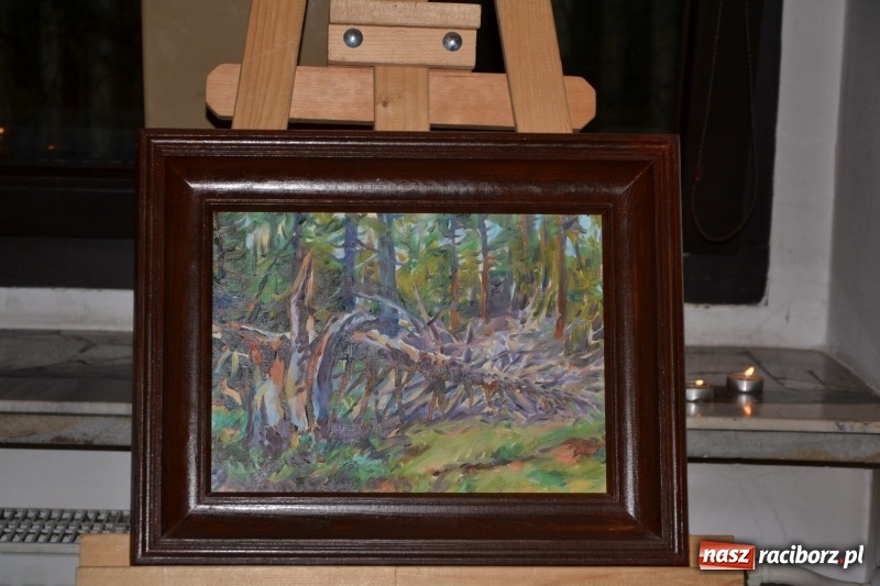 Zdjęcie w galerii na portalu naszraciborz.pl: Ocalmy je od zapomnienia. Wieczór przy świecach w Tworkowie  wiadomości z regionu