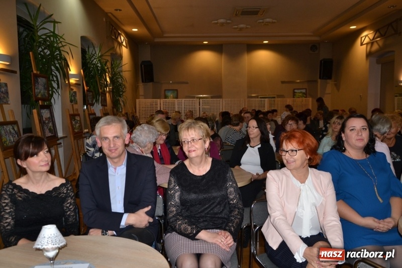 Zdjęcie w galerii na portalu naszraciborz.pl: Ocalmy je od zapomnienia. Wieczór przy świecach w Tworkowie  wiadomości z regionu