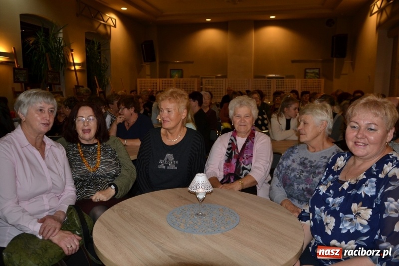 Zdjęcie w galerii na portalu naszraciborz.pl: Ocalmy je od zapomnienia. Wieczór przy świecach w Tworkowie  wiadomości z regionu