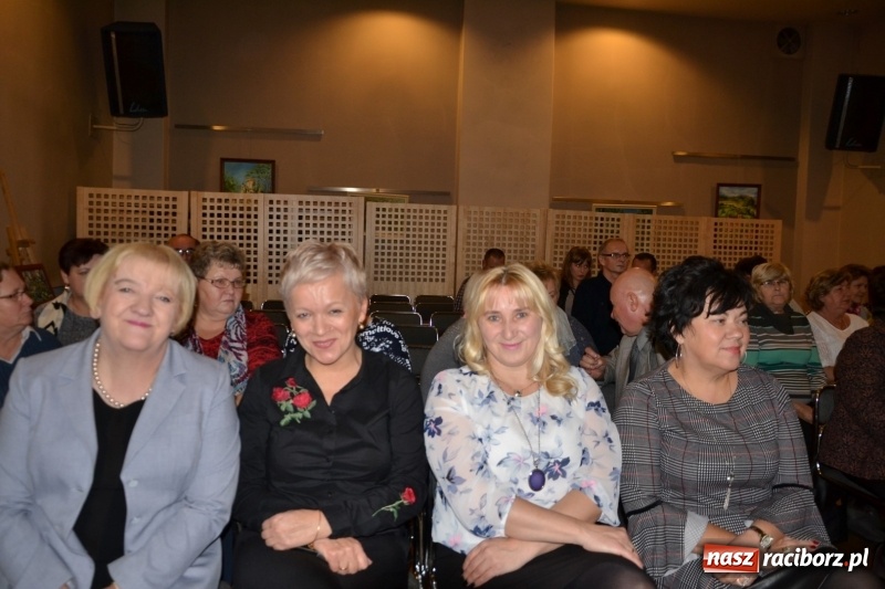 Zdjęcie w galerii na portalu naszraciborz.pl: Ocalmy je od zapomnienia. Wieczór przy świecach w Tworkowie  wiadomości z regionu