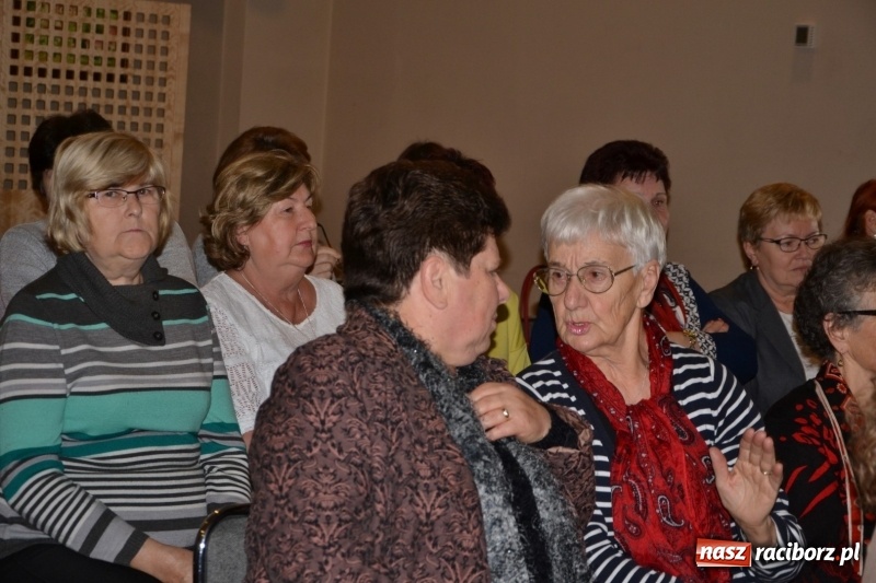 Zdjęcie w galerii na portalu naszraciborz.pl: Ocalmy je od zapomnienia. Wieczór przy świecach w Tworkowie  wiadomości z regionu