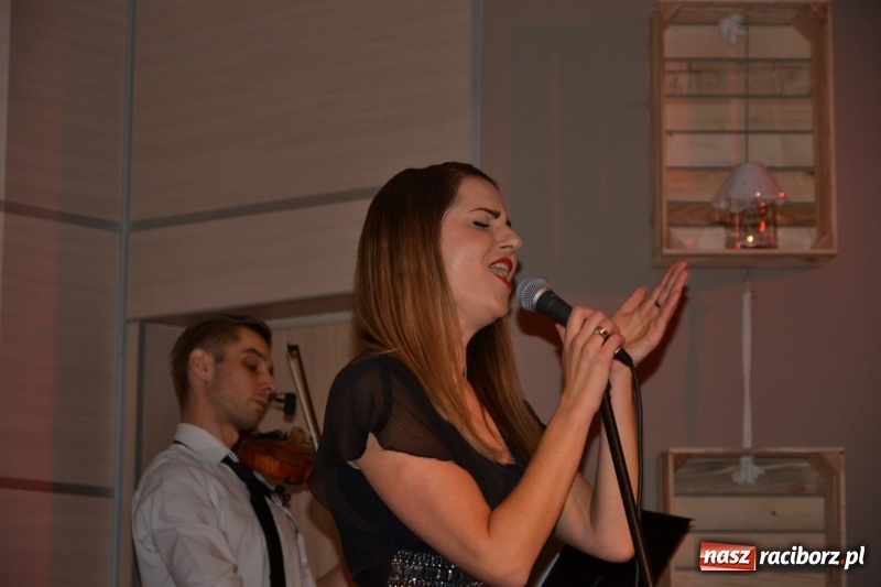 Zdjęcie w galerii na portalu naszraciborz.pl: Ocalmy je od zapomnienia. Wieczór przy świecach w Tworkowie  wiadomości z regionu