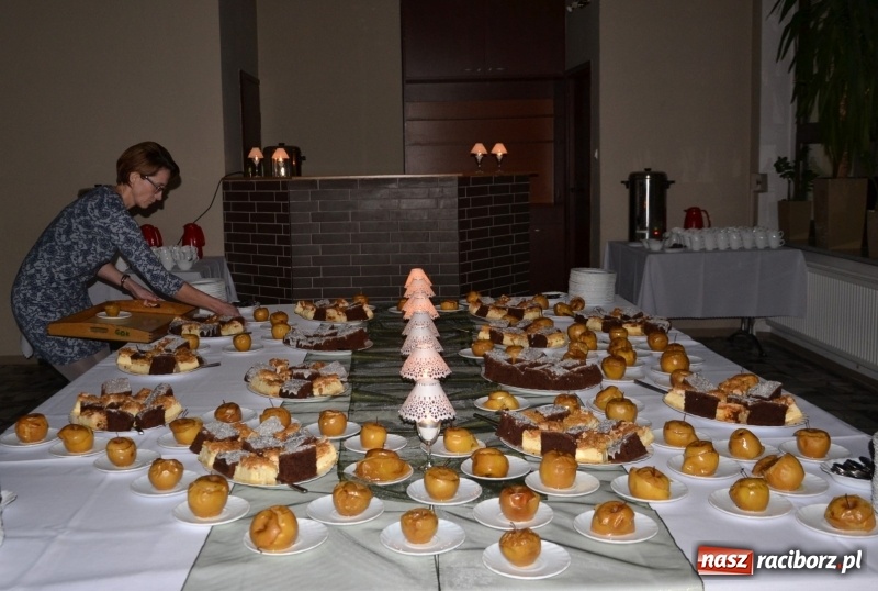 Zdjęcie w galerii na portalu naszraciborz.pl: Ocalmy je od zapomnienia. Wieczór przy świecach w Tworkowie  wiadomości z regionu