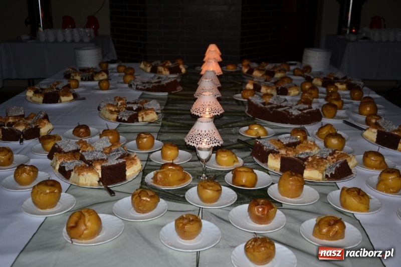 Zdjęcie w galerii na portalu naszraciborz.pl: Ocalmy je od zapomnienia. Wieczór przy świecach w Tworkowie  wiadomości z regionu