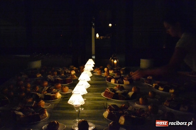 Zdjęcie w galerii na portalu naszraciborz.pl: Ocalmy je od zapomnienia. Wieczór przy świecach w Tworkowie  wiadomości z regionu