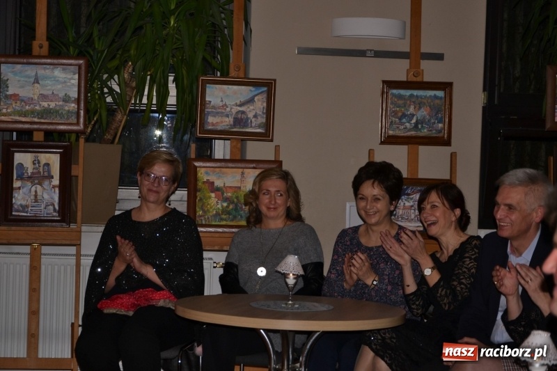 Zdjęcie w galerii na portalu naszraciborz.pl: Ocalmy je od zapomnienia. Wieczór przy świecach w Tworkowie  wiadomości z regionu