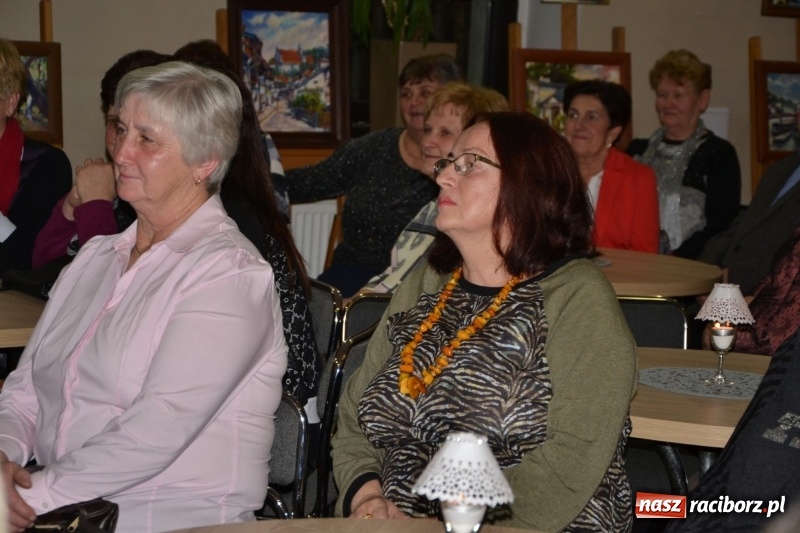 Zdjęcie w galerii na portalu naszraciborz.pl: Ocalmy je od zapomnienia. Wieczór przy świecach w Tworkowie  wiadomości z regionu