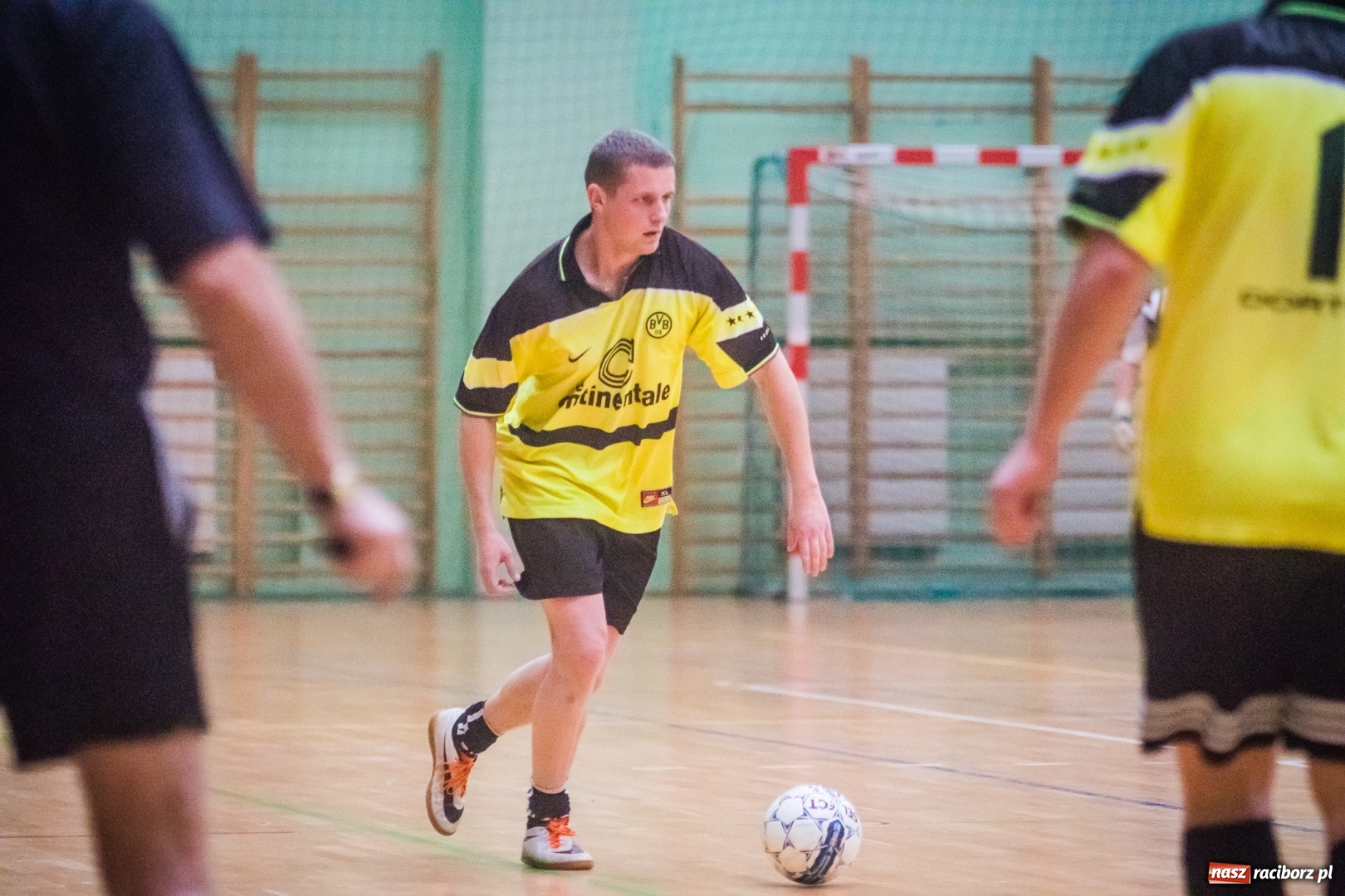 Zdjęcie w galerii na portalu naszraciborz.pl: Piątkowe emocje z HLPN. Wygrane Wil-Met i Geodezji Geo-Punkt wiadomości z regionu