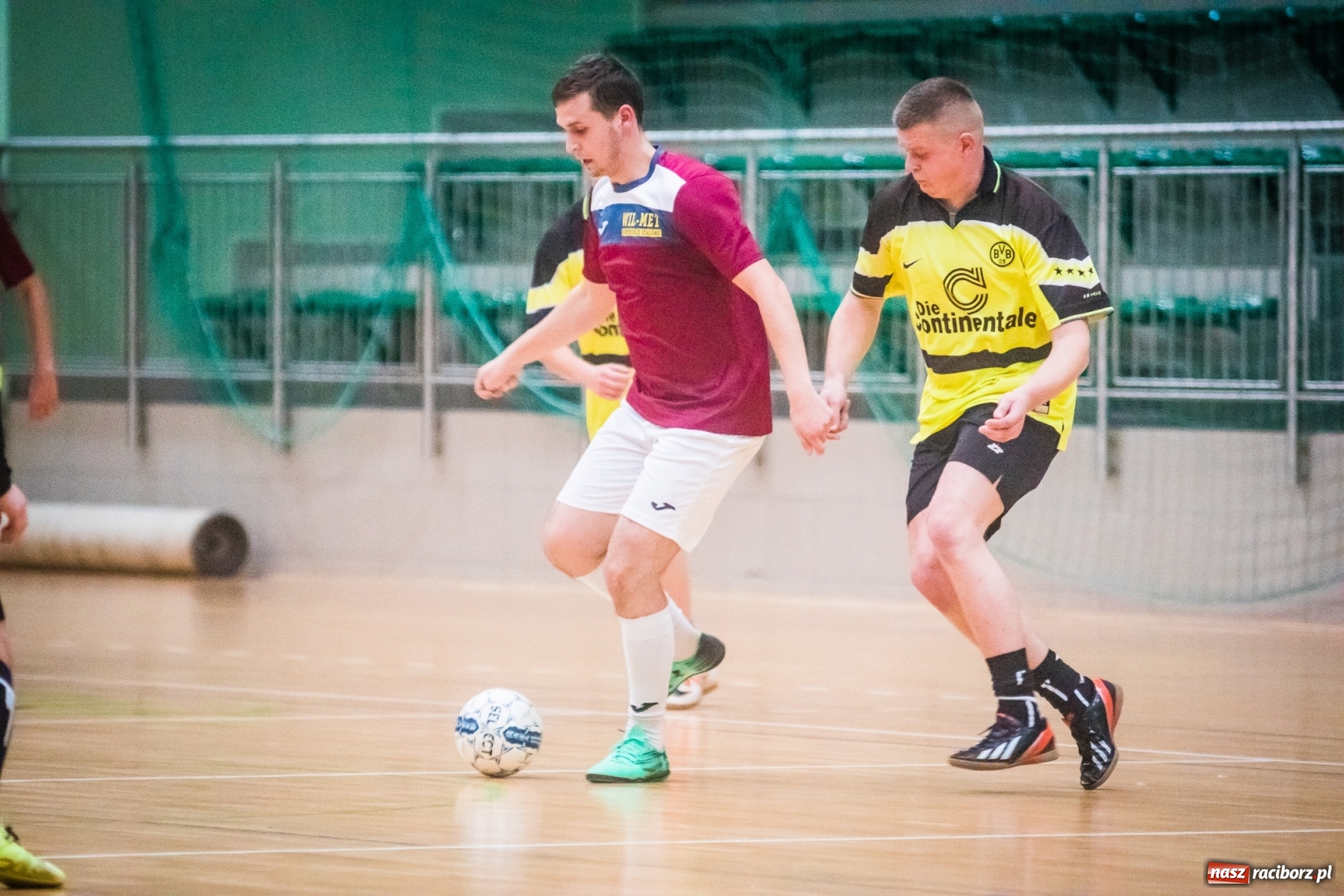 Zdjęcie w galerii na portalu naszraciborz.pl: Piątkowe emocje z HLPN. Wygrane Wil-Met i Geodezji Geo-Punkt wiadomości z regionu