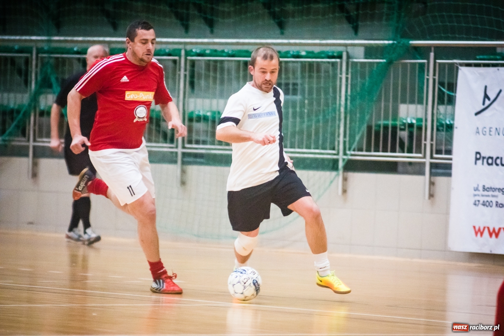 Zdjęcie w galerii na portalu naszraciborz.pl: Piątkowe emocje z HLPN. Wygrane Wil-Met i Geodezji Geo-Punkt wiadomości z regionu