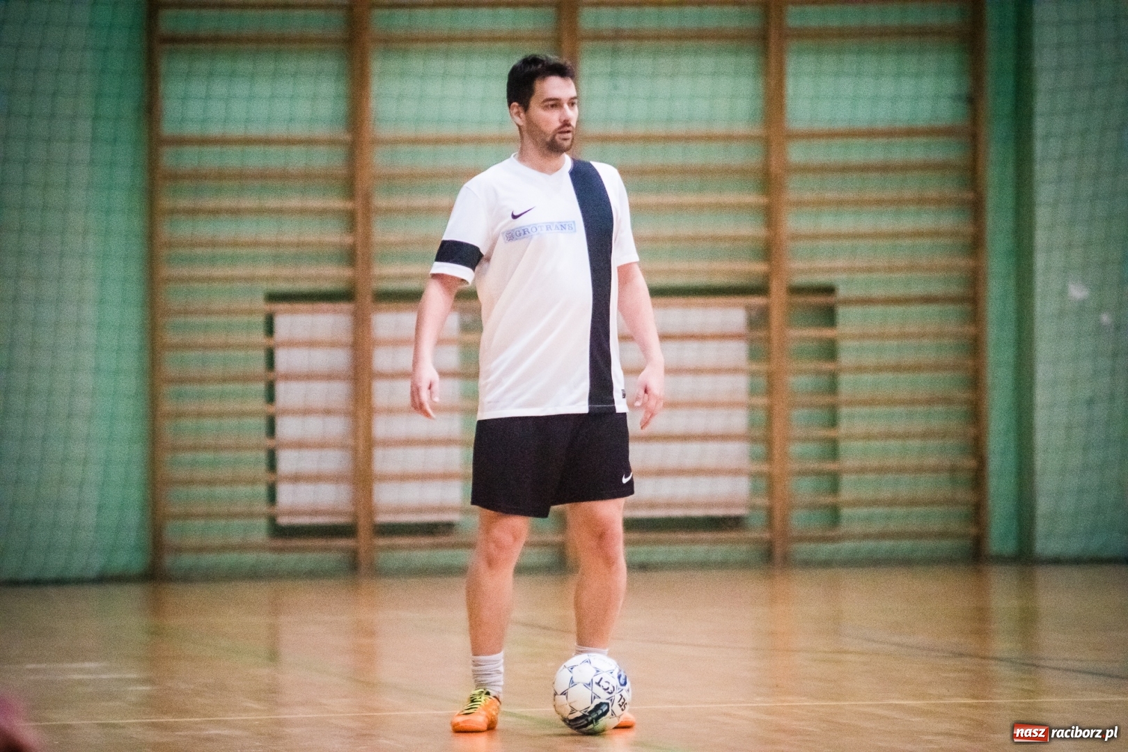 Zdjęcie w galerii na portalu naszraciborz.pl: Piątkowe emocje z HLPN. Wygrane Wil-Met i Geodezji Geo-Punkt wiadomości z regionu