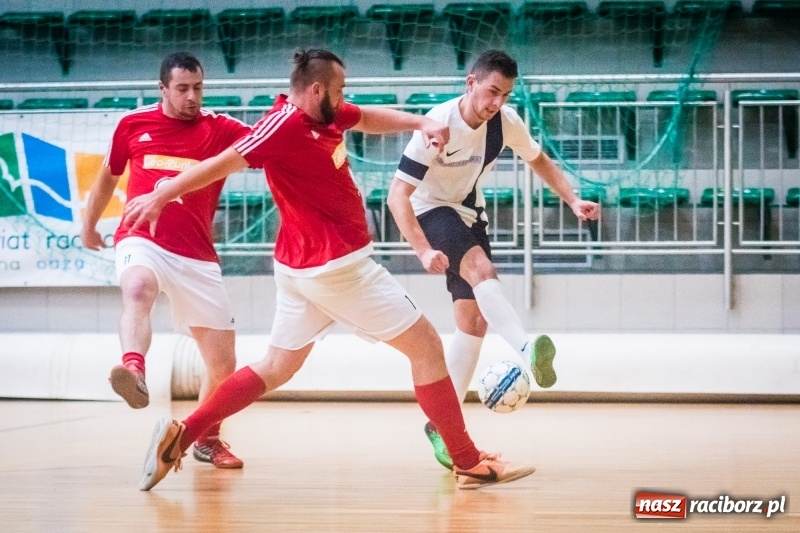 Zdjęcie w galerii na portalu naszraciborz.pl: Piątkowe emocje z HLPN. Wygrane Wil-Met i Geodezji Geo-Punkt wiadomości z regionu