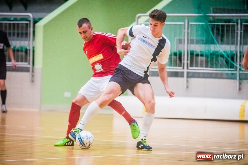 Zdjęcie w galerii na portalu naszraciborz.pl: Piątkowe emocje z HLPN. Wygrane Wil-Met i Geodezji Geo-Punkt wiadomości z regionu