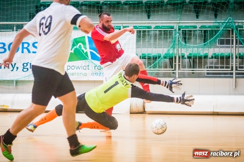 Zdjęcie w galerii na portalu naszraciborz.pl: Piątkowe emocje z HLPN. Wygrane Wil-Met i Geodezji Geo-Punkt wiadomości z regionu