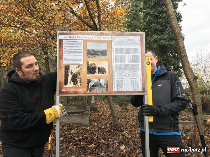 Zdjęcie w galerii na portalu naszraciborz.pl: Miasto i młodzież z poprawczaka wsparło Stowarzyszenie Odra 1945  wiadomości z regionu