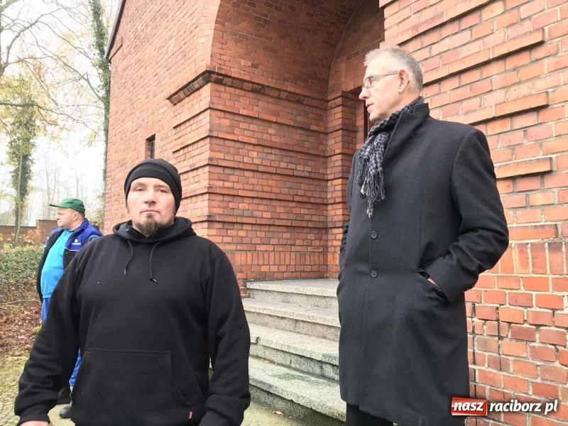 Zdjęcie w galerii na portalu naszraciborz.pl: Miasto i młodzież z poprawczaka wsparło Stowarzyszenie Odra 1945  wiadomości z regionu