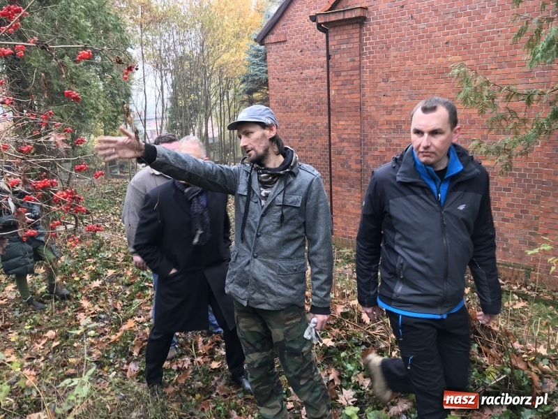 Zdjęcie w galerii na portalu naszraciborz.pl: Miasto i młodzież z poprawczaka wsparło Stowarzyszenie Odra 1945  wiadomości z regionu