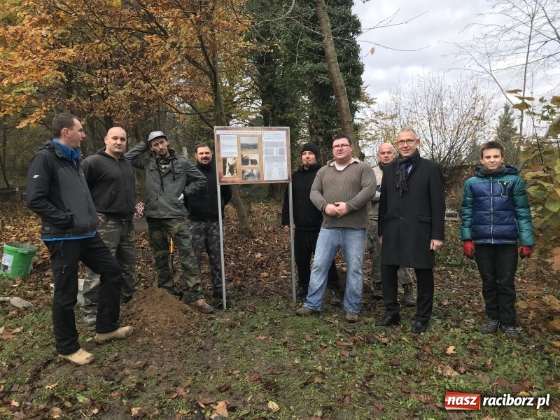 Zdjęcie w galerii na portalu naszraciborz.pl: Miasto i młodzież z poprawczaka wsparło Stowarzyszenie Odra 1945  wiadomości z regionu