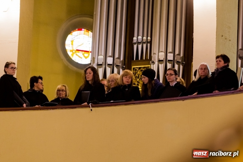 Zdjęcie w galerii na portalu naszraciborz.pl: Ostatnie pożegnanie śp. Pawła Kowola wiadomości z regionu