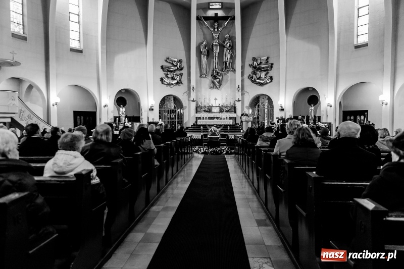 Zdjęcie w galerii na portalu naszraciborz.pl: Ostatnie pożegnanie śp. Pawła Kowola wiadomości z regionu