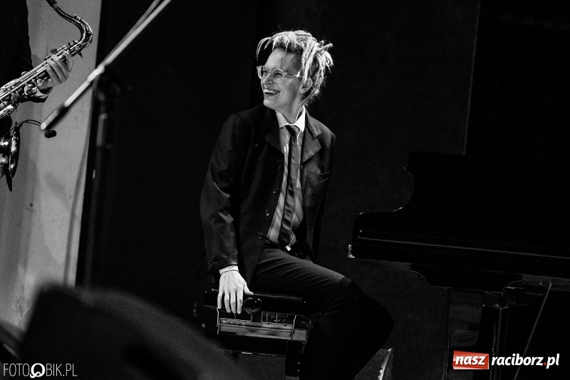 Zdjęcie w galerii na portalu naszraciborz.pl: Wojtek Mazolewski Quintet zagrał w Raciborzu wiadomości z regionu