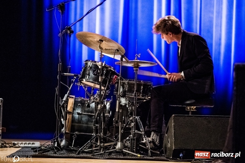 Zdjęcie w galerii na portalu naszraciborz.pl: Wojtek Mazolewski Quintet zagrał w Raciborzu wiadomości z regionu