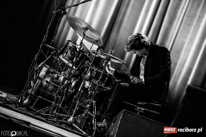 Zdjęcie w galerii na portalu naszraciborz.pl: Wojtek Mazolewski Quintet zagrał w Raciborzu wiadomości z regionu