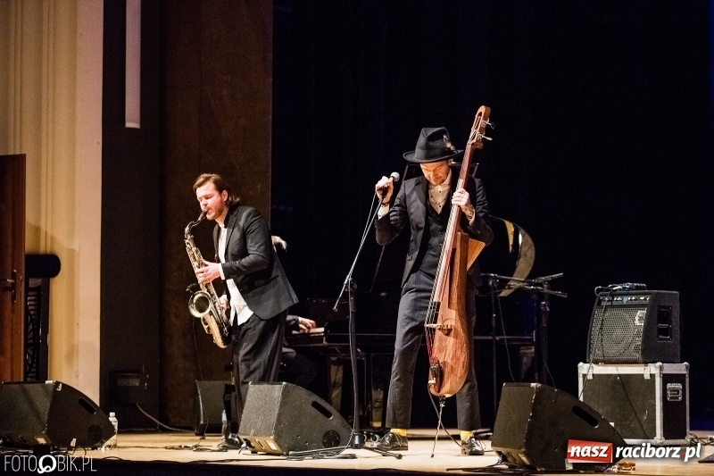 Zdjęcie w galerii na portalu naszraciborz.pl: Wojtek Mazolewski Quintet zagrał w Raciborzu wiadomości z regionu