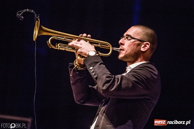 Zdjęcie w galerii na portalu naszraciborz.pl: Wojtek Mazolewski Quintet zagrał w Raciborzu wiadomości z regionu