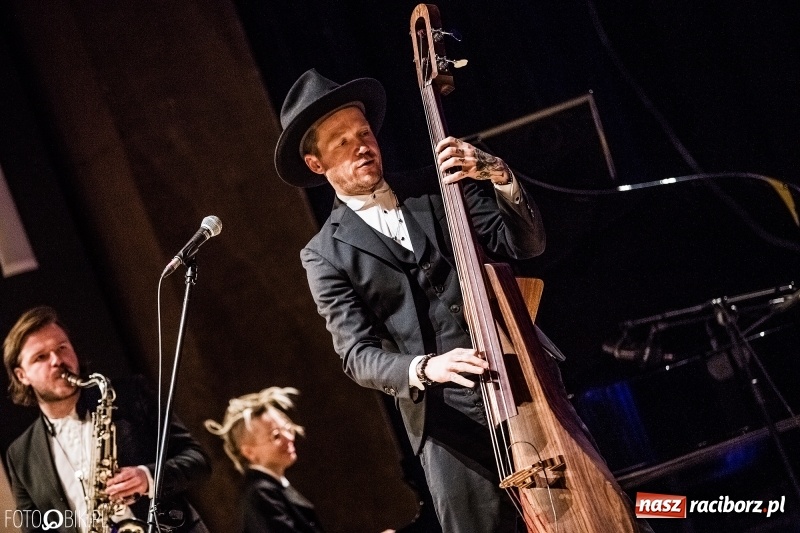 Zdjęcie w galerii na portalu naszraciborz.pl: Wojtek Mazolewski Quintet zagrał w Raciborzu wiadomości z regionu
