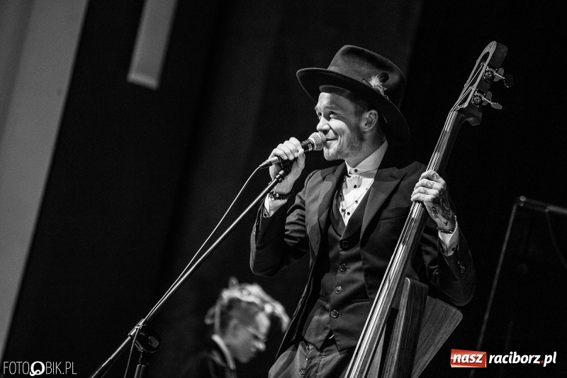 Zdjęcie w galerii na portalu naszraciborz.pl: Wojtek Mazolewski Quintet zagrał w Raciborzu wiadomości z regionu